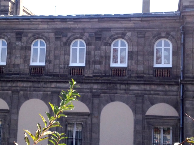 Les fenêtres du tribunal à Limoges
